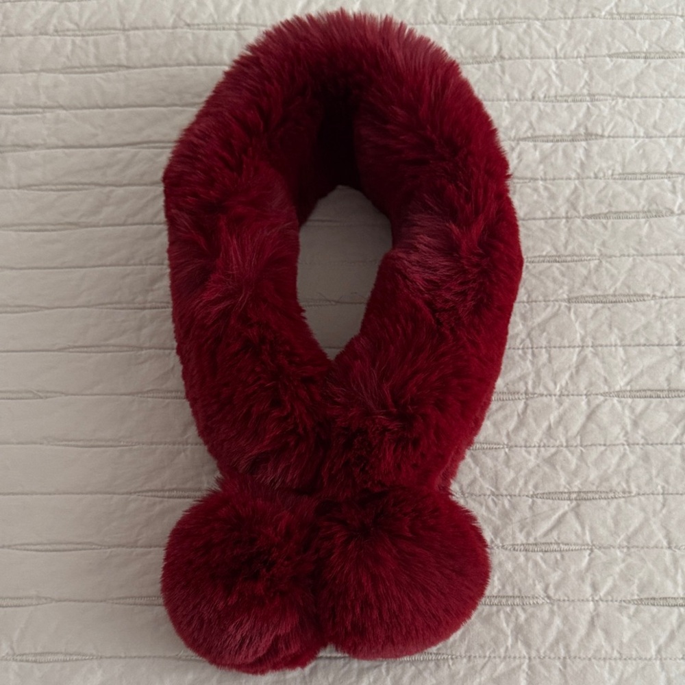 NWT Chico’s Luxurious Red Pom Pom Faux Fur Scarf